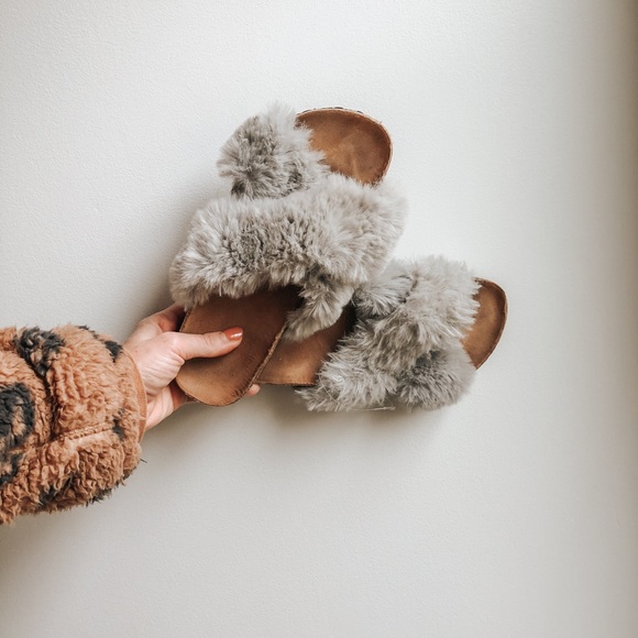 Urban Outfittera Hard sole slippers - Picture 2 of 3